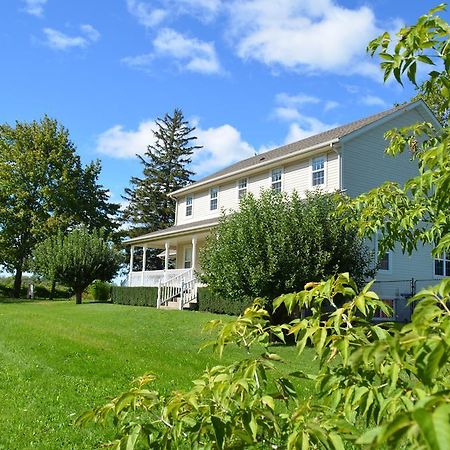 Bed and Breakfast Old Town Country Landing Niagara-on-the-Lake Екстер'єр фото