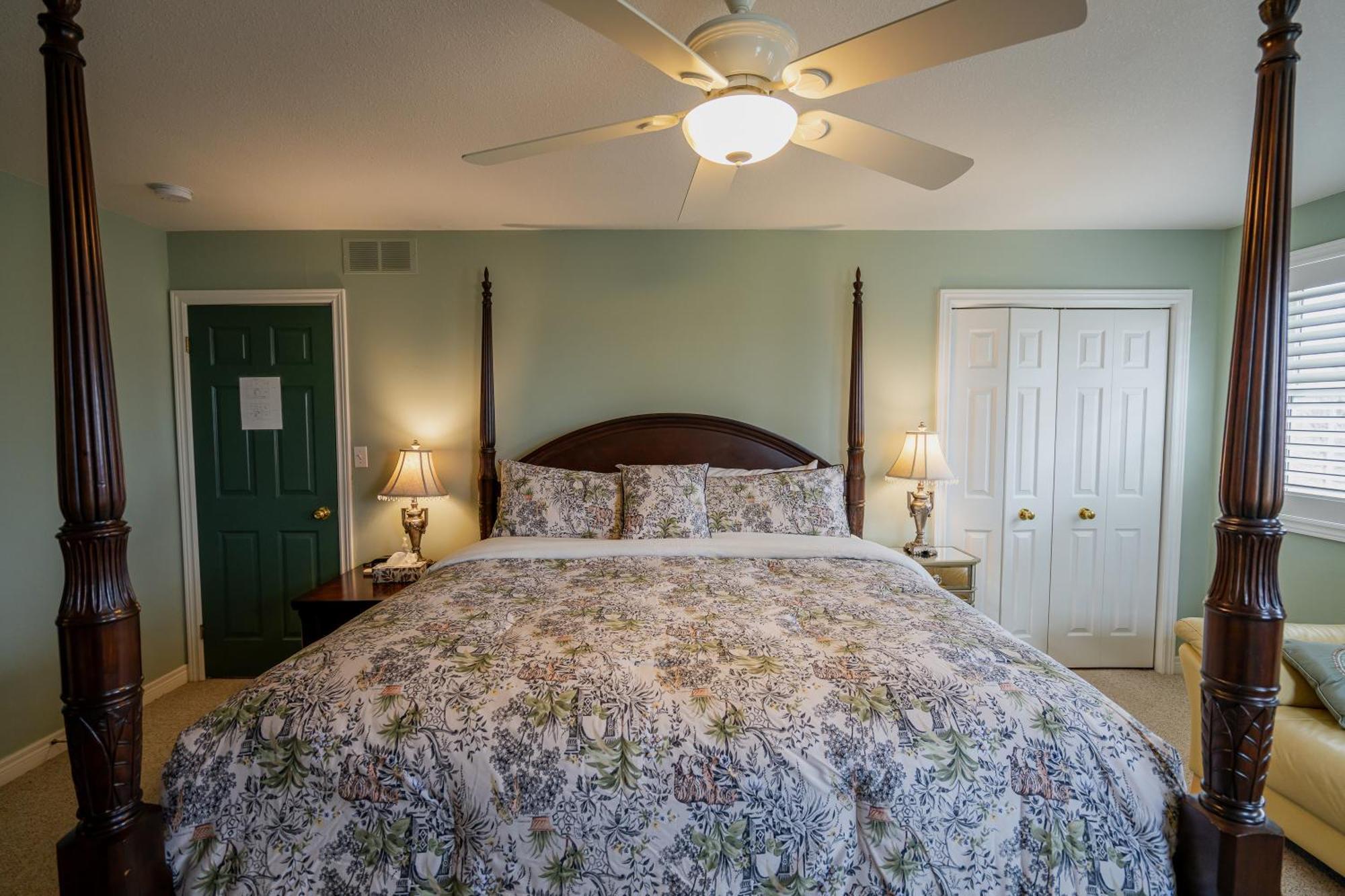 Bed and Breakfast Old Town Country Landing Niagara-on-the-Lake Екстер'єр фото