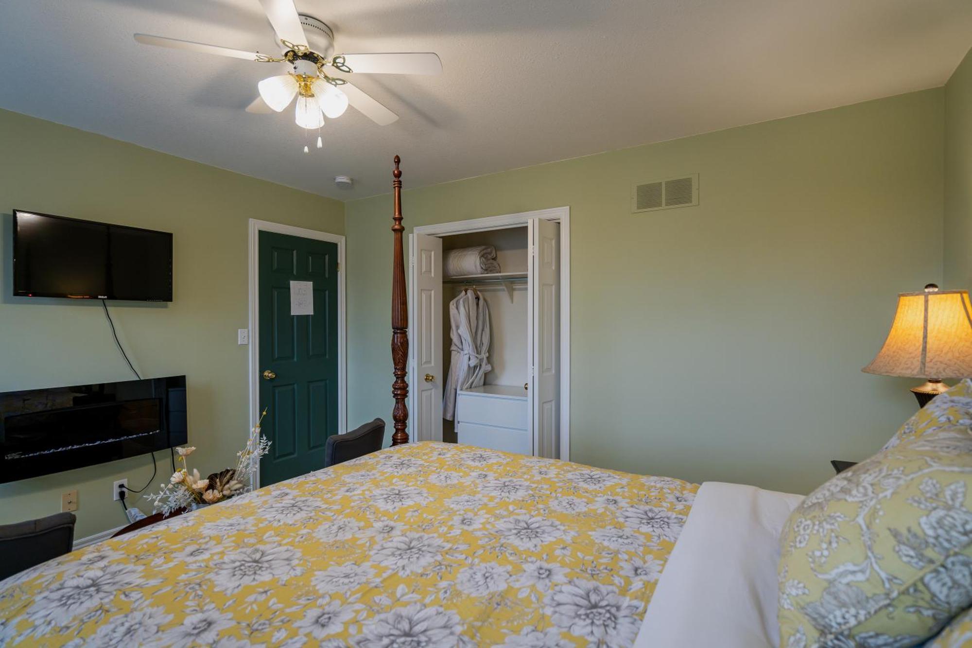 Bed and Breakfast Old Town Country Landing Niagara-on-the-Lake Екстер'єр фото
