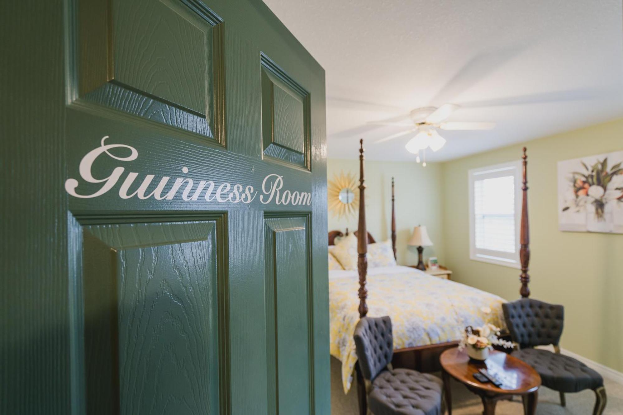 Bed and Breakfast Old Town Country Landing Niagara-on-the-Lake Екстер'єр фото