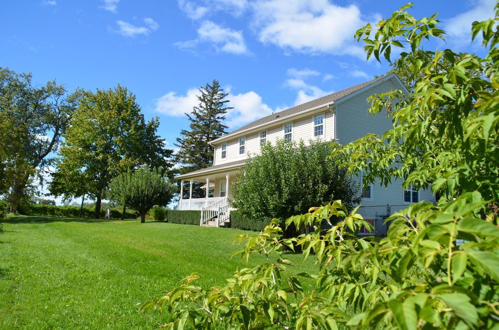 Bed and Breakfast Old Town Country Landing Niagara-on-the-Lake Екстер'єр фото